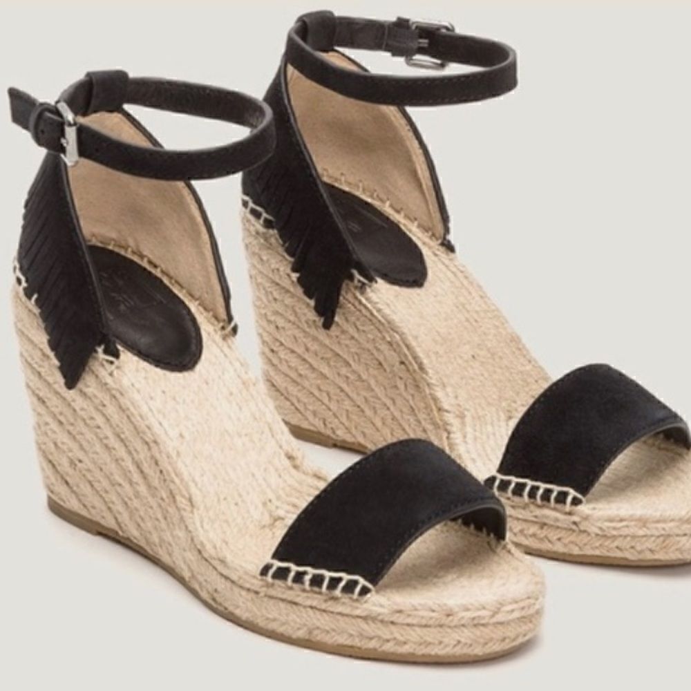 FRYE LILA FEATHER WEDGE (BLACK OILED) Espadrille Wedge Sandals 7